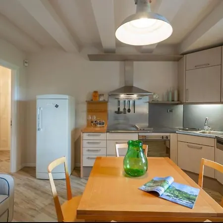 Διαμέρισμα Gemuetliche Le Volte By Interhome